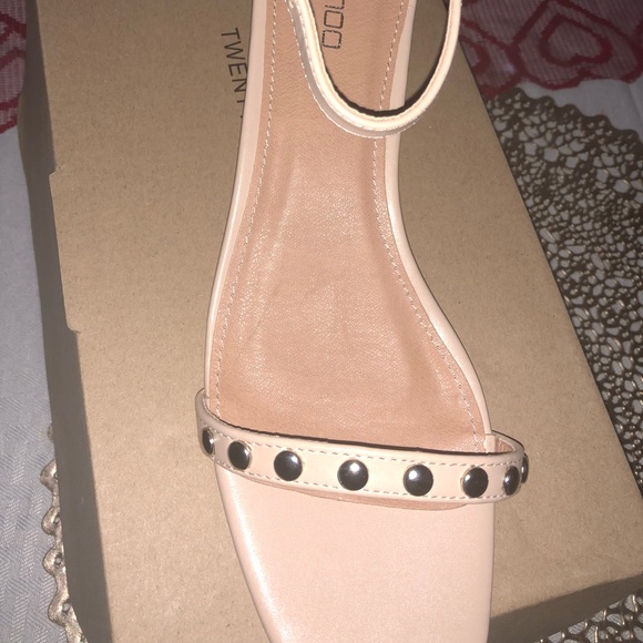 High heels - Picture 2 of 3